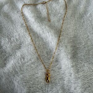 Gold Women’s Pendant Necklace - Elegant Minimalist